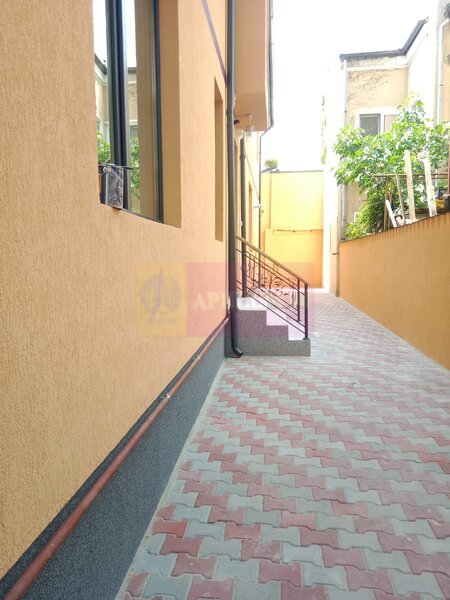 Vila P+1 sector 3, zona Mall Vitan | Locuinta sau firma